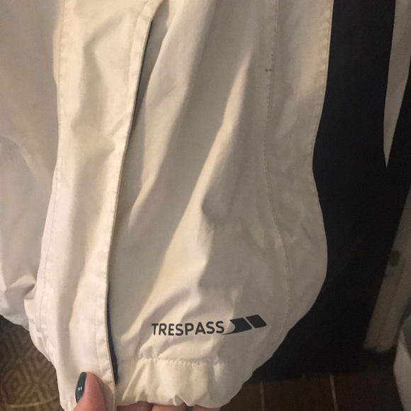 Winter ski jacket - Picture 4 of 10